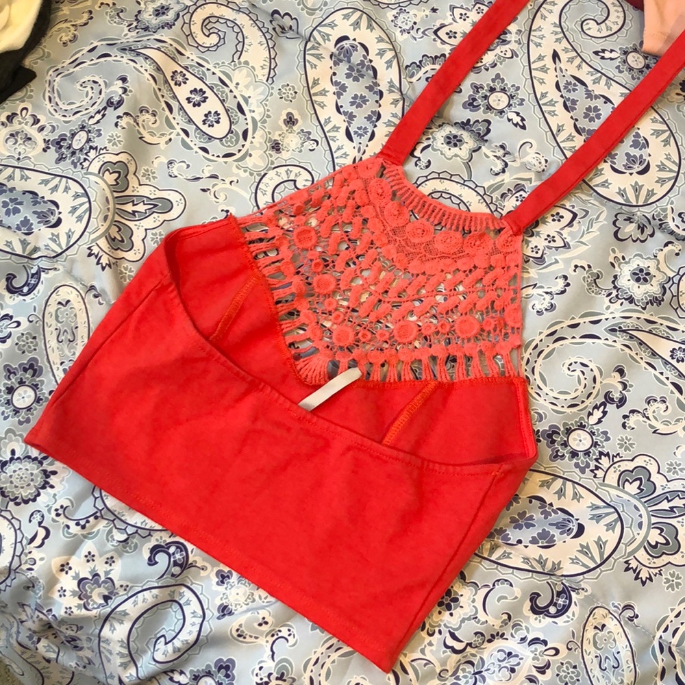 Red crop top - Picture 2 of 4